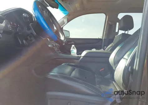 2016 Chevrolet Suburban C1500 Lt z USA, uszkodzony, nr VIN 1GNSCHKC7GR166857